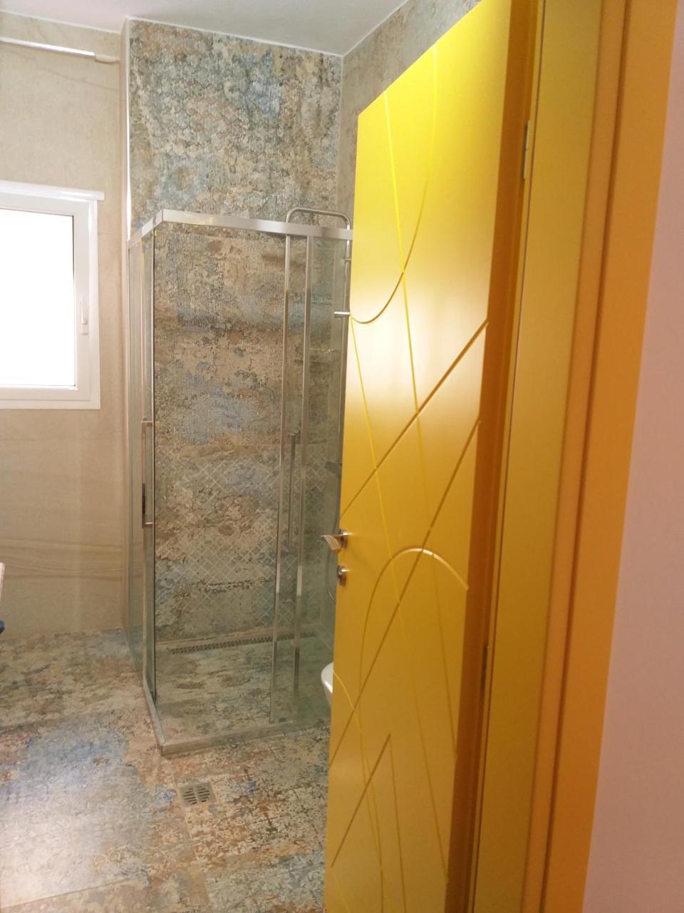 Sea Dream Apartment Вльора Екстер'єр фото